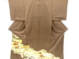 リサイクル　道長取りに菊・松模様刺繍一つ紋色留袖(比翼衿付き)